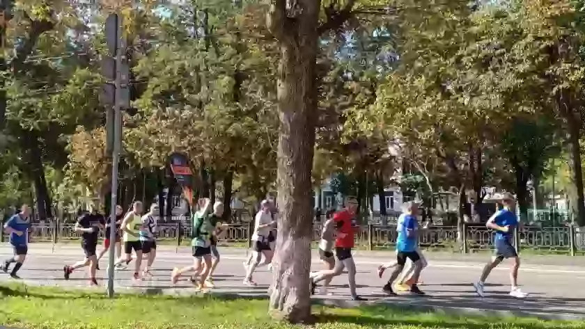 В Великих Луках 26 сентября состоятся массовые забеги: как попасть на старт