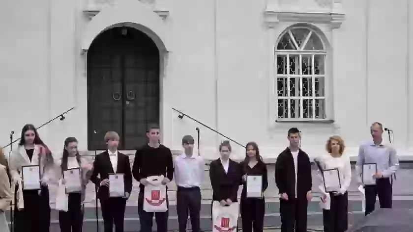 Заведующую читальным залом Центральной городской библиотеки наградили благодарственным письмом