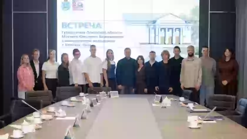 Губернатор поддержал молодежные фестивали и форум в Великих Луках