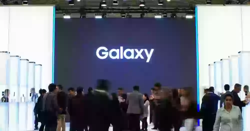 Да сколько можно! Samsung снова троллит Apple за Айфоны