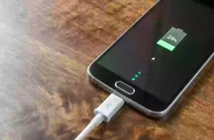 Почему на заряжается телефон Samsung. Шесть основных причин