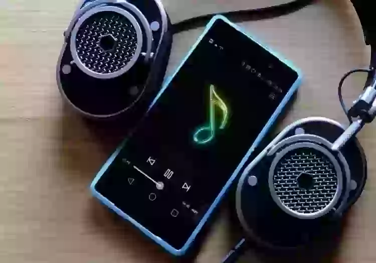 Как батарея смартфона и другие его компоненты влияют на звук