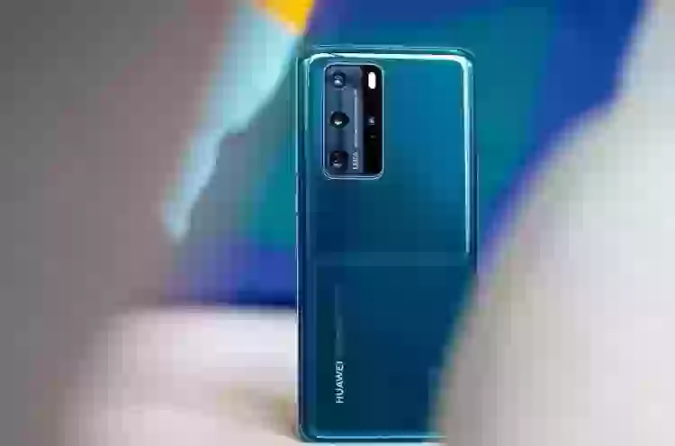 Стало известно, когда выйдет Huawei P50