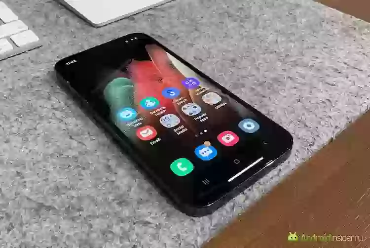 Samsung выпустила эмулятор смартфонов Galaxy для iPhone. Что за дичь?