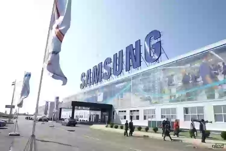 Дружи с нами, а не с ними. США оказывают давление на Samsung