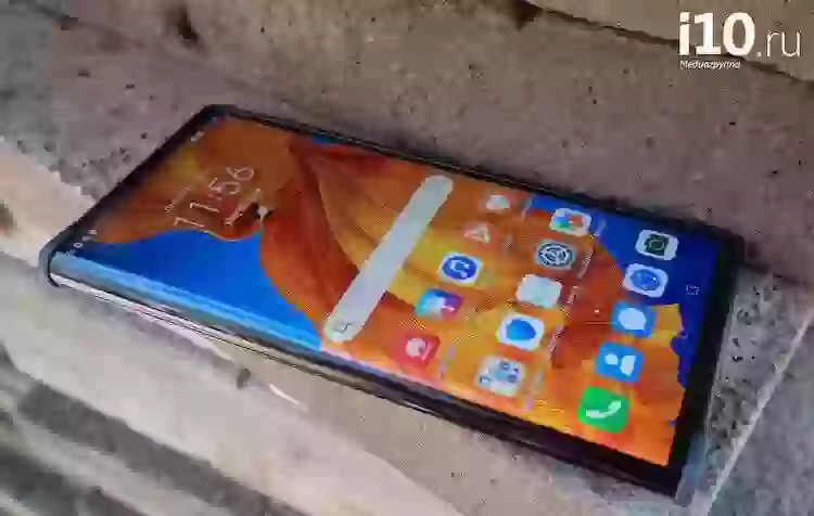 Huawei может сделать складные смартфоны массовыми