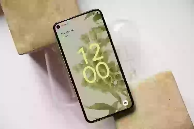 На какие телефоны можно установить Android 12 уже сейчас