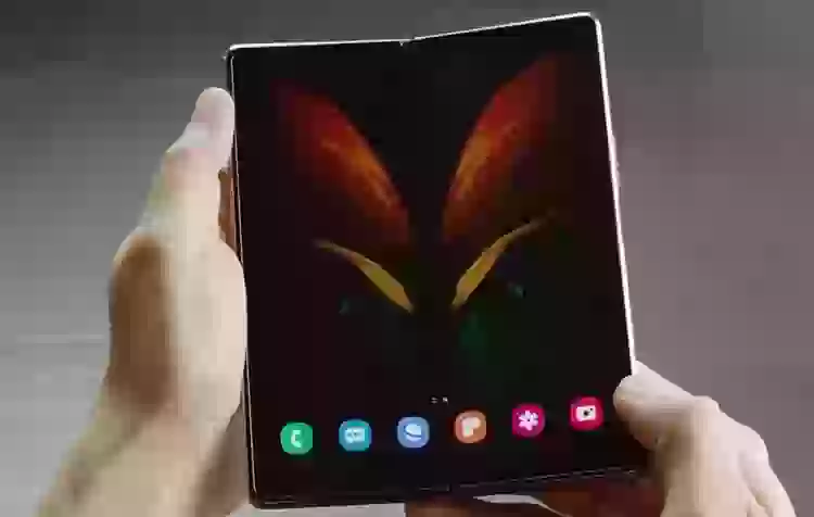 Что ты такое?! Samsung придумала складной смартфон с поворотной камерой