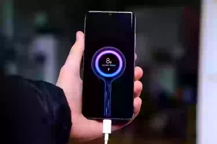 Xiaomi выпустит бюджетный телефон с супер-быстрой зарядкой