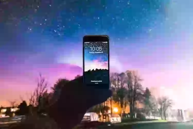 Где скачать обои для телефона и где этого делать нельзя