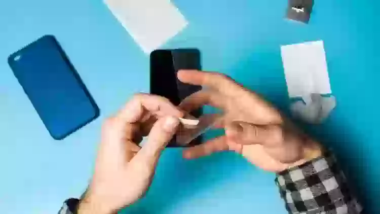 Чем лучше защитить экран смартфона Samsung Galaxy S20, S21, S22