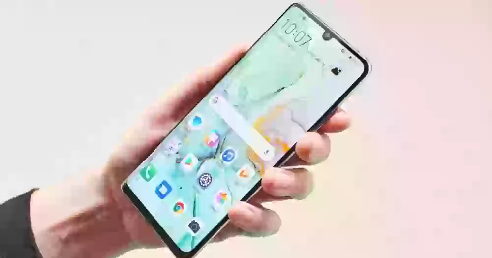 Huawei будет устанавливать на свои смартфоны две ОС сразу