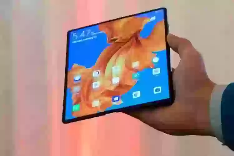 Сколько денег Huawei  потеряла на Mate Xs (много)