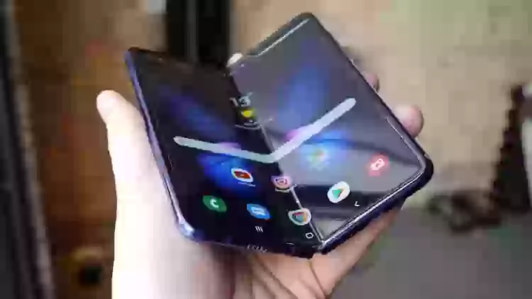 Стала известна цена Samsung Galaxy Fold 2. Это почти чудо