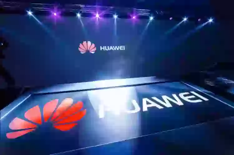 Люди знают, что Huawei под санкциями? Почему продолжают покупать ее телефоны?