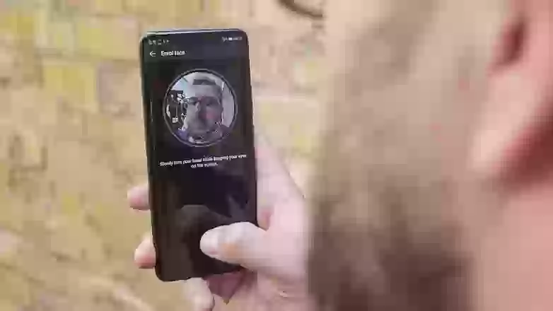 Аппаратный сканер лица Huawei Mate 20 Pro доказал свою ненадежность