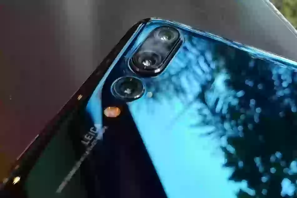 На что способна камера копии Huawei P20 Pro от Lenovo?