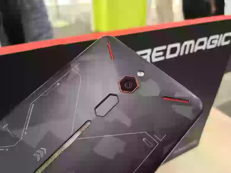 Лучшие смартфоны CES 2019