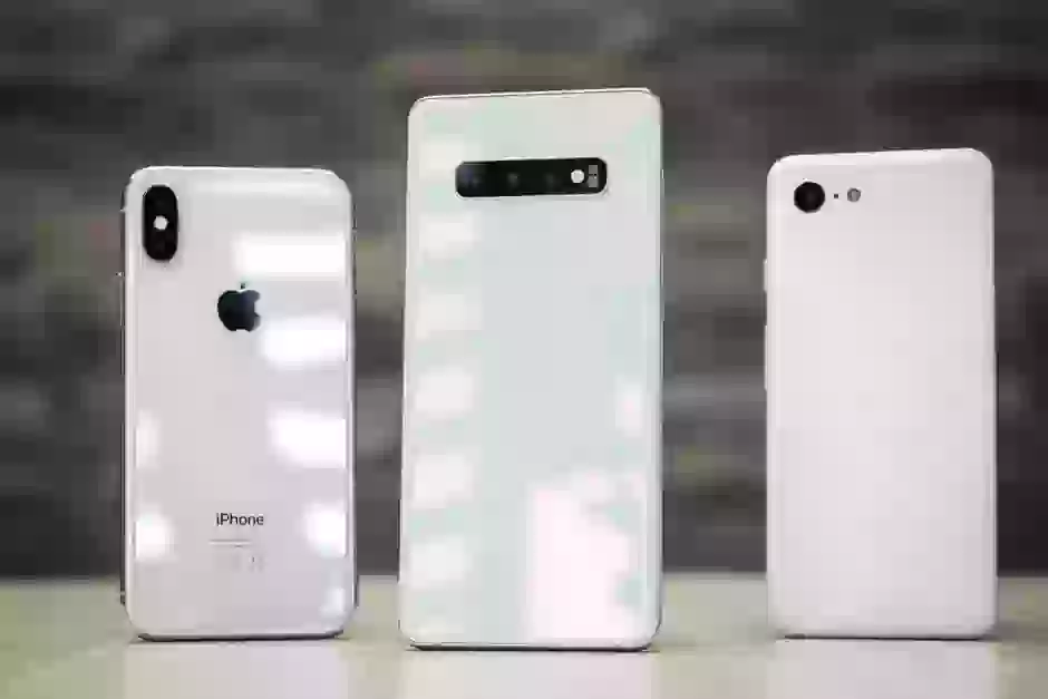 Galaxy S10+ vs Pixel 3 vs iPhone XS: чья камера лучше снимает ночью?