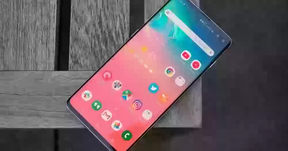 Владельцы Galaxy S10 сообщили о странной особенности его дисплея