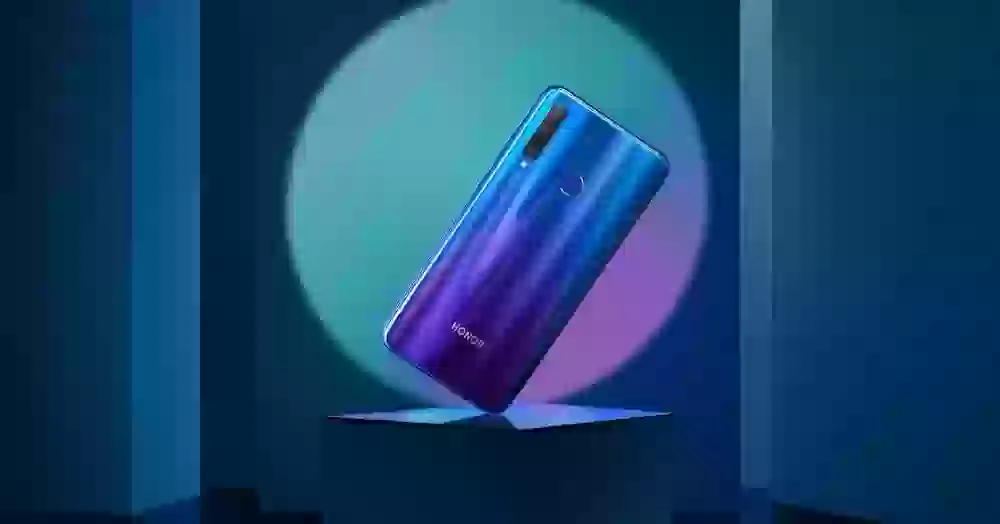 Honor представил в России смартфон Honor 10i
