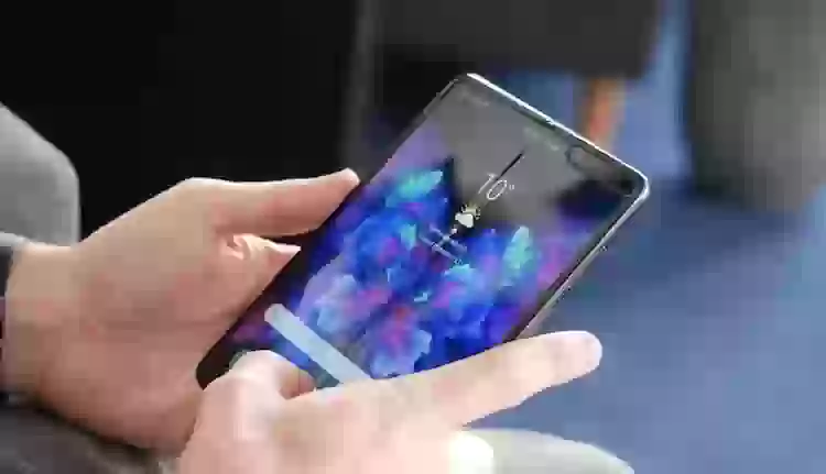 Samsung решила скрестить Galaxy Fold и Galaxy Note. Что из этого выйдет?