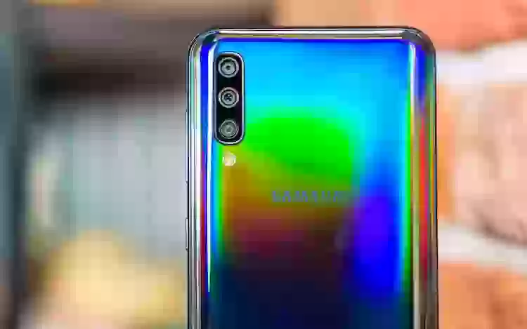Бюджетный Galaxy A50 получил важную функцию Galaxy S10