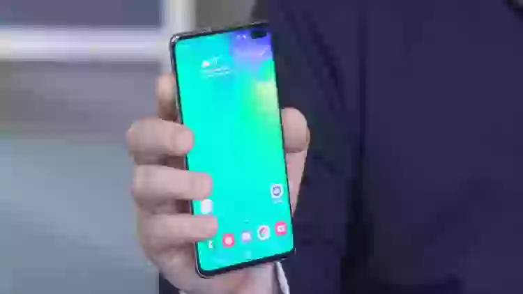 Galaxy S10 в России потерял в цене почти 40% со старта продаж